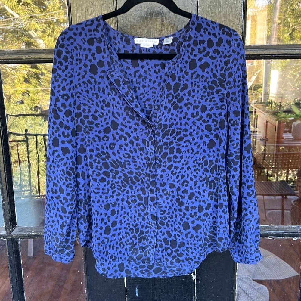 Mac Studio Silk Blue Animal Print Button Up Blouse Size Small